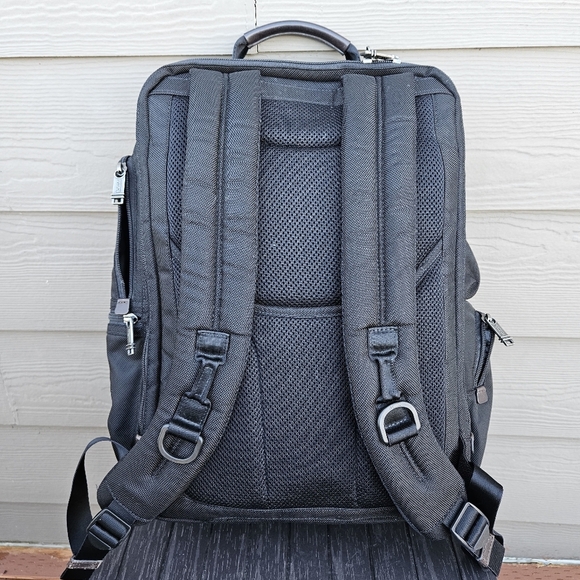 TUMI 22382HKH ALPHA BRAVO KINGSVILLE DELUXE BLACK NYLON BACKPACK TRAVEL CARRYON - Picture 4 of 16